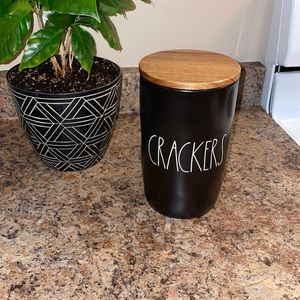 Rae Dunn Crackers Black Cellar